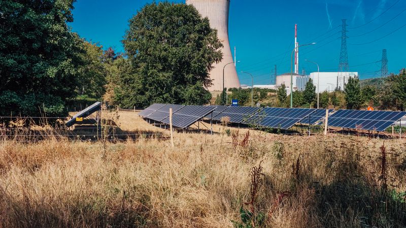 Panneaux photovoltaïques du domaine – Château de la Neuville